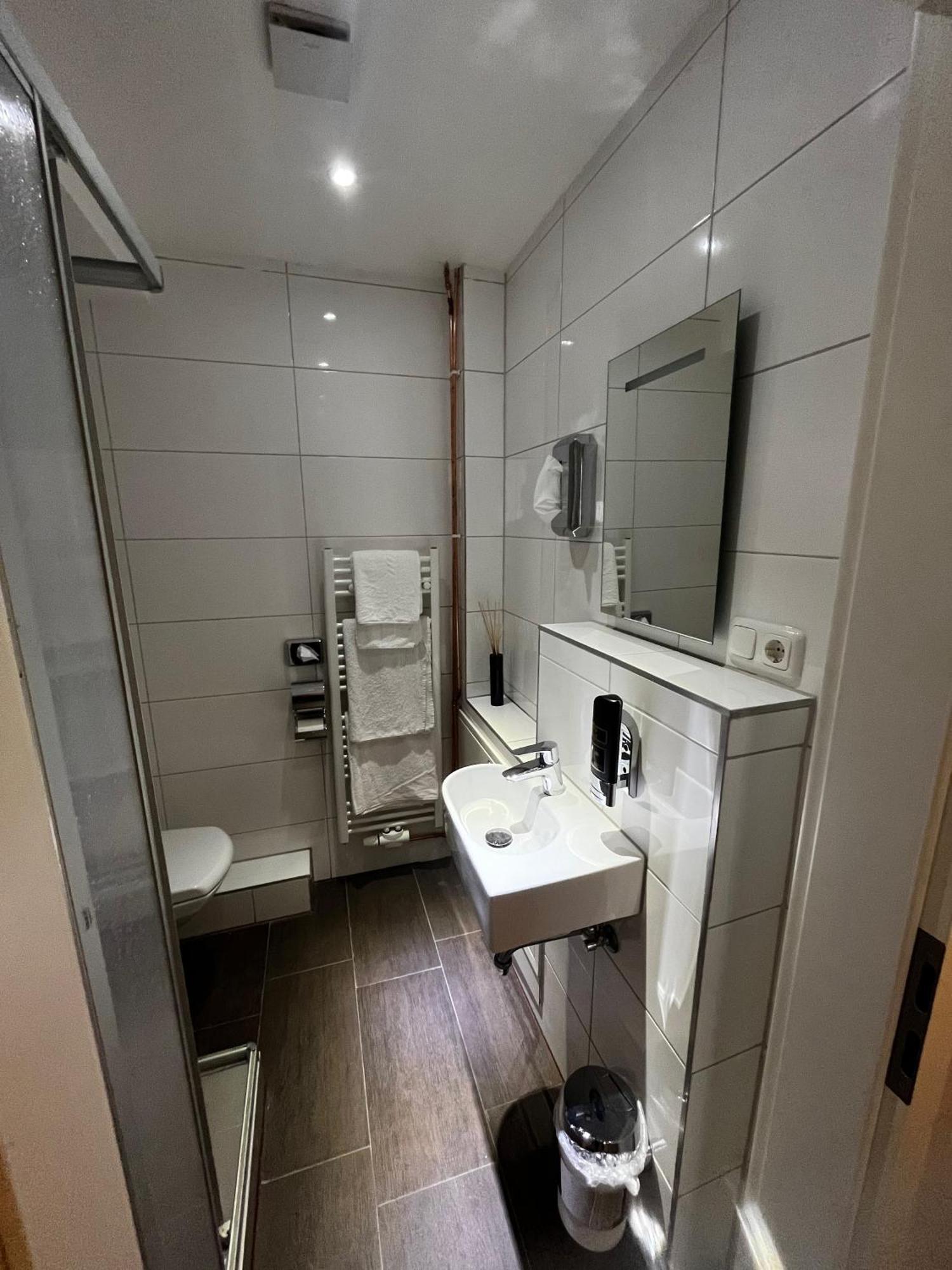 Mala Me Hotel Ганновер Екстер'єр фото