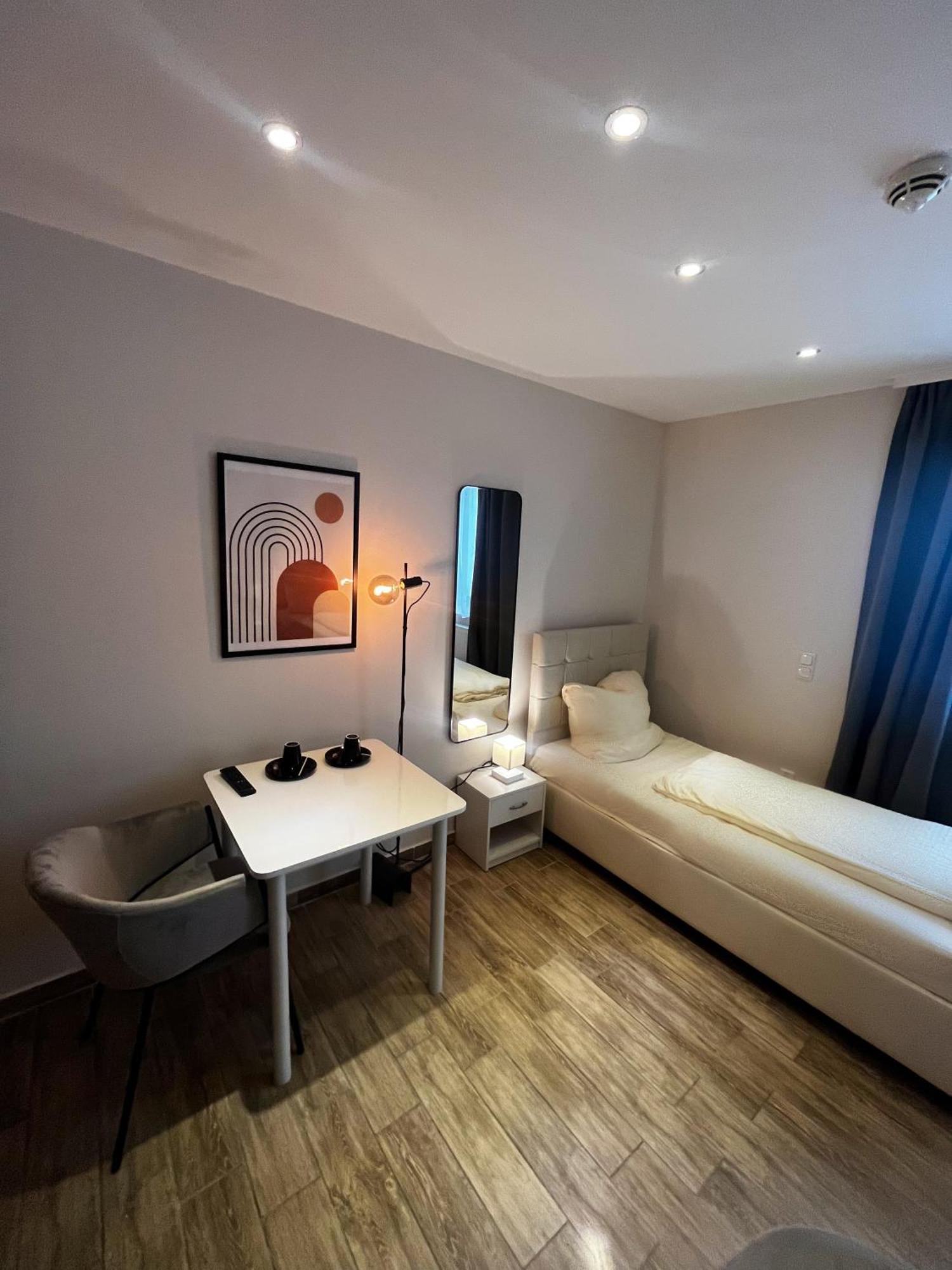 Mala Me Hotel Ганновер Екстер'єр фото